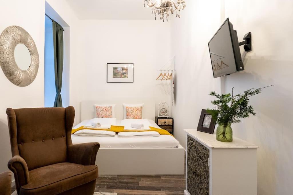 Апартаменты Practical 1Br Flat By Center By Hm Вена Экстерьер фото